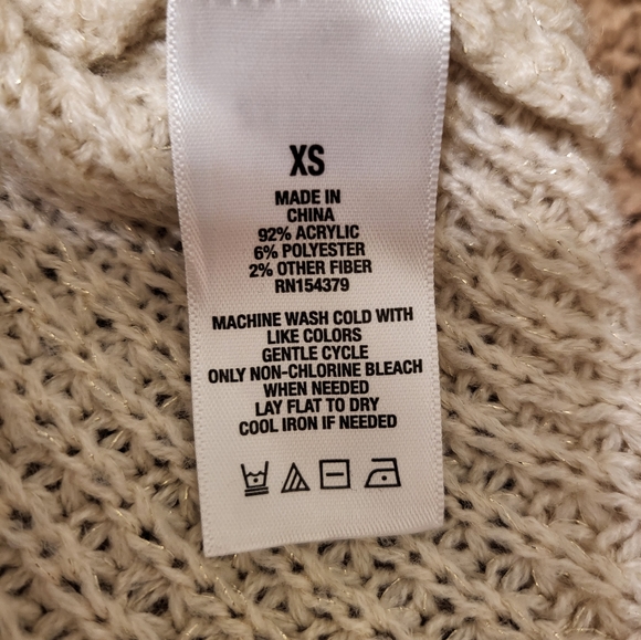 Womens Aeropostale sweater - Picture 4 of 4